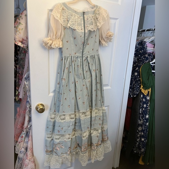 Vintage-Inspired Mint Lace Midi Dress - Romantic Tea-Length Dress - Picture 6 of 8